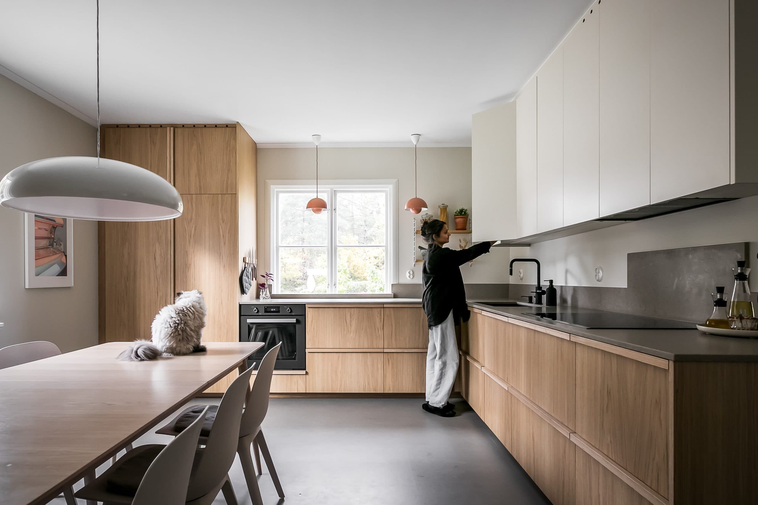 Modernt ekkök IKEA – Ljus ek kök