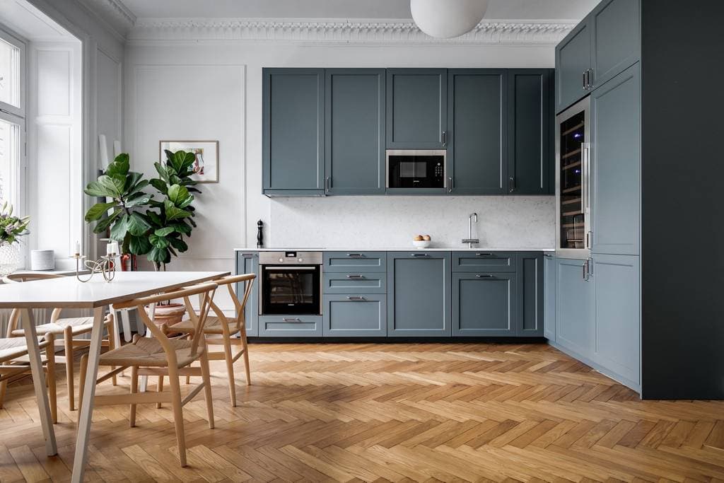 Blått IKEA kök
